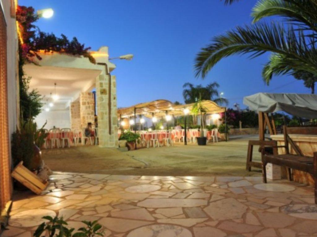 Вилла Masseria Nzeta Каровиньо Экстерьер фото